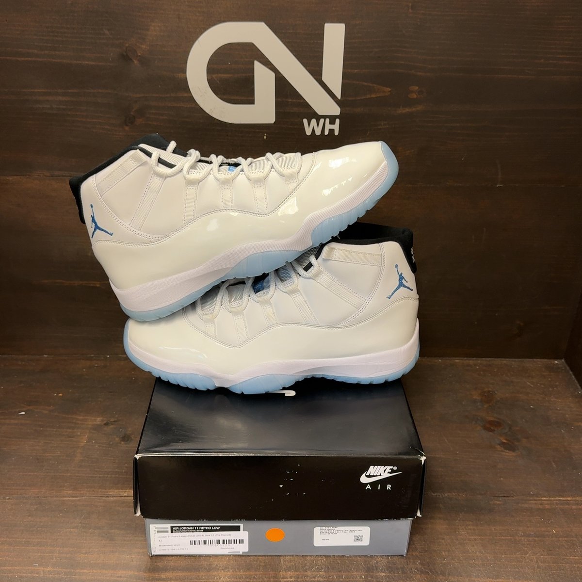 Jordan 11 Retro Legend Blue (2024) Size 12 (Pre-Owned) - front