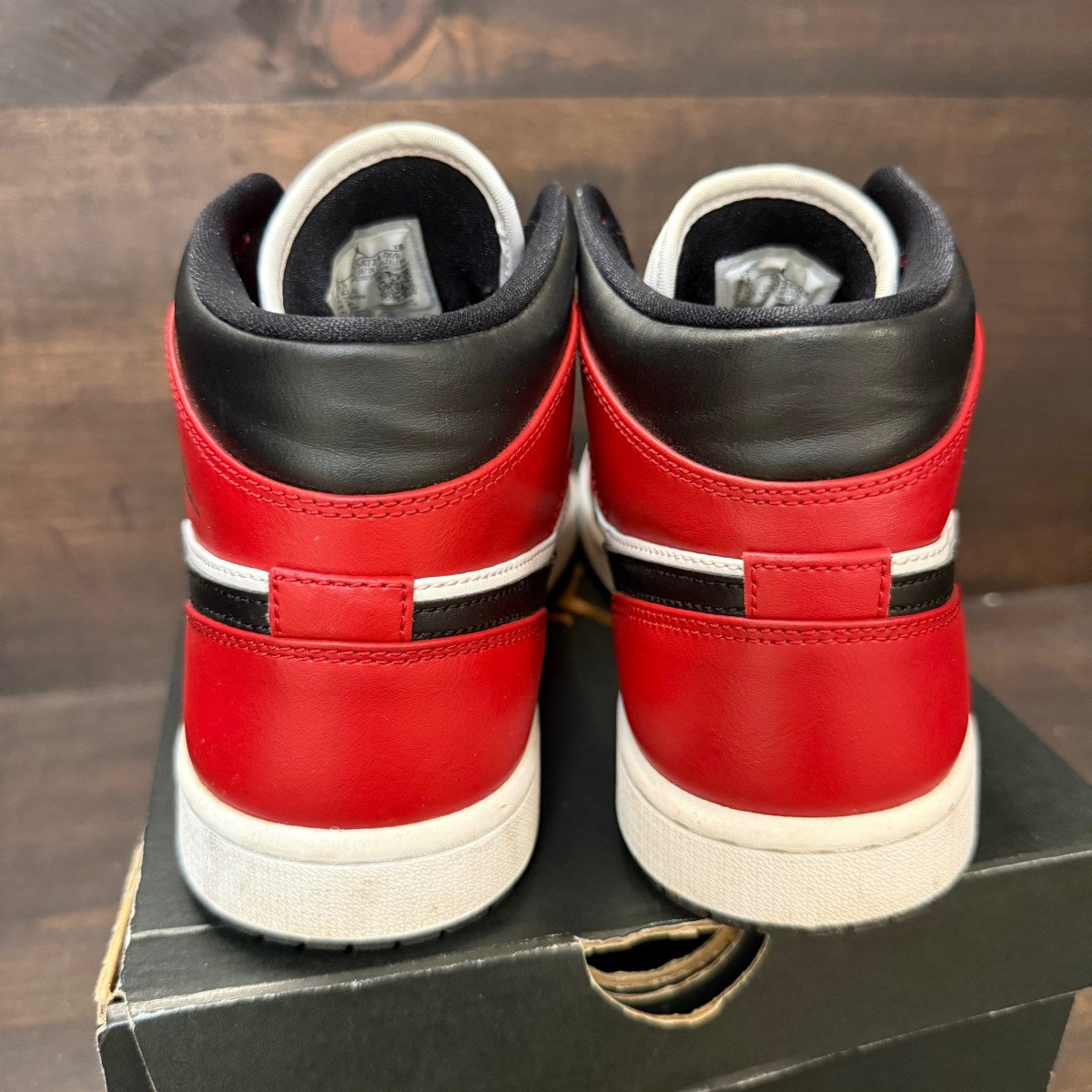 Jordan 1 Mid Chicago Toe - Image 4