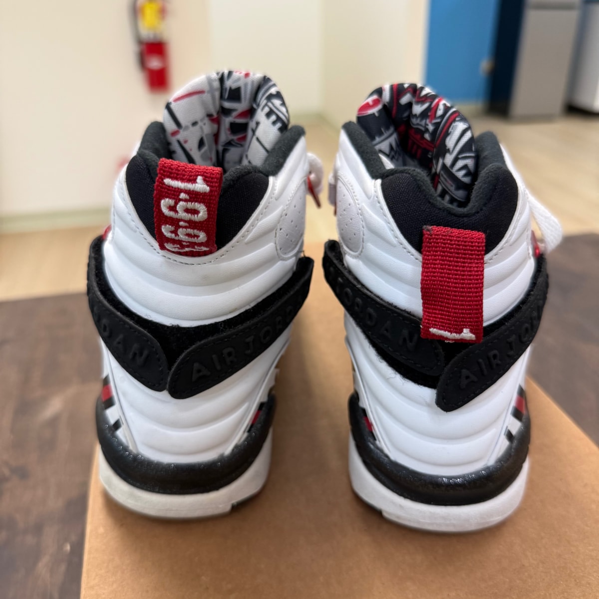 Jordan 8 Retro Alternate (GS) Size 6Y (Pre-Owned) - Image 3