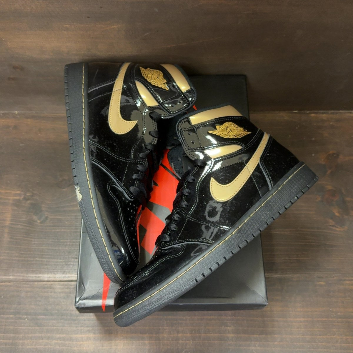 Jordan 1 Retro High Black Metallic Gold (2020) - Image 2