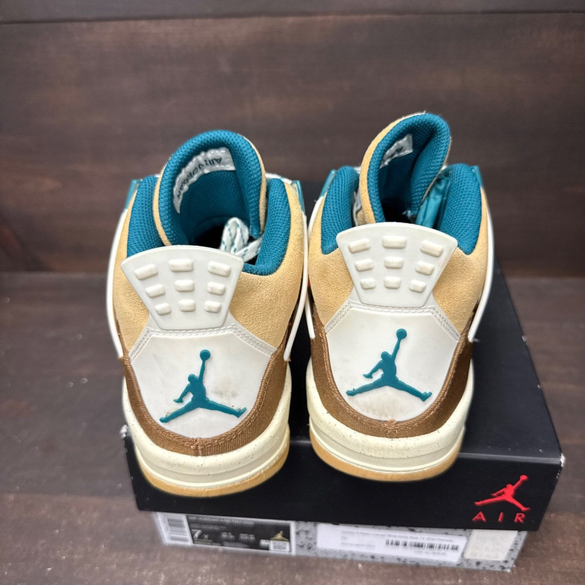 Jordan 4 Retro Cacao Wow (GS) Size 7Y (Pre-Owned) - sole