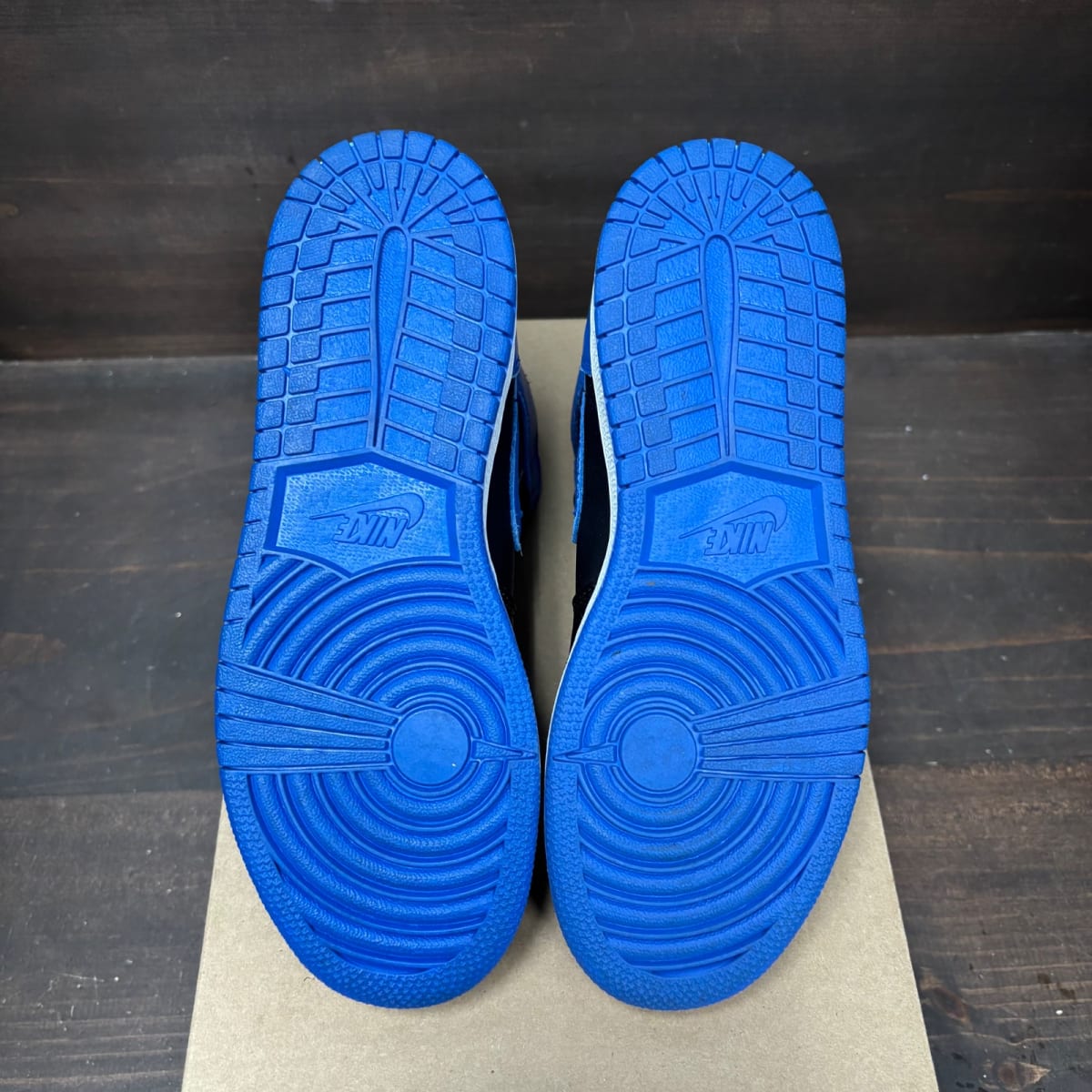 Jordan 1 Retro Royal (2017) (GS) Size 5.5Y (Pre-Owned) - box