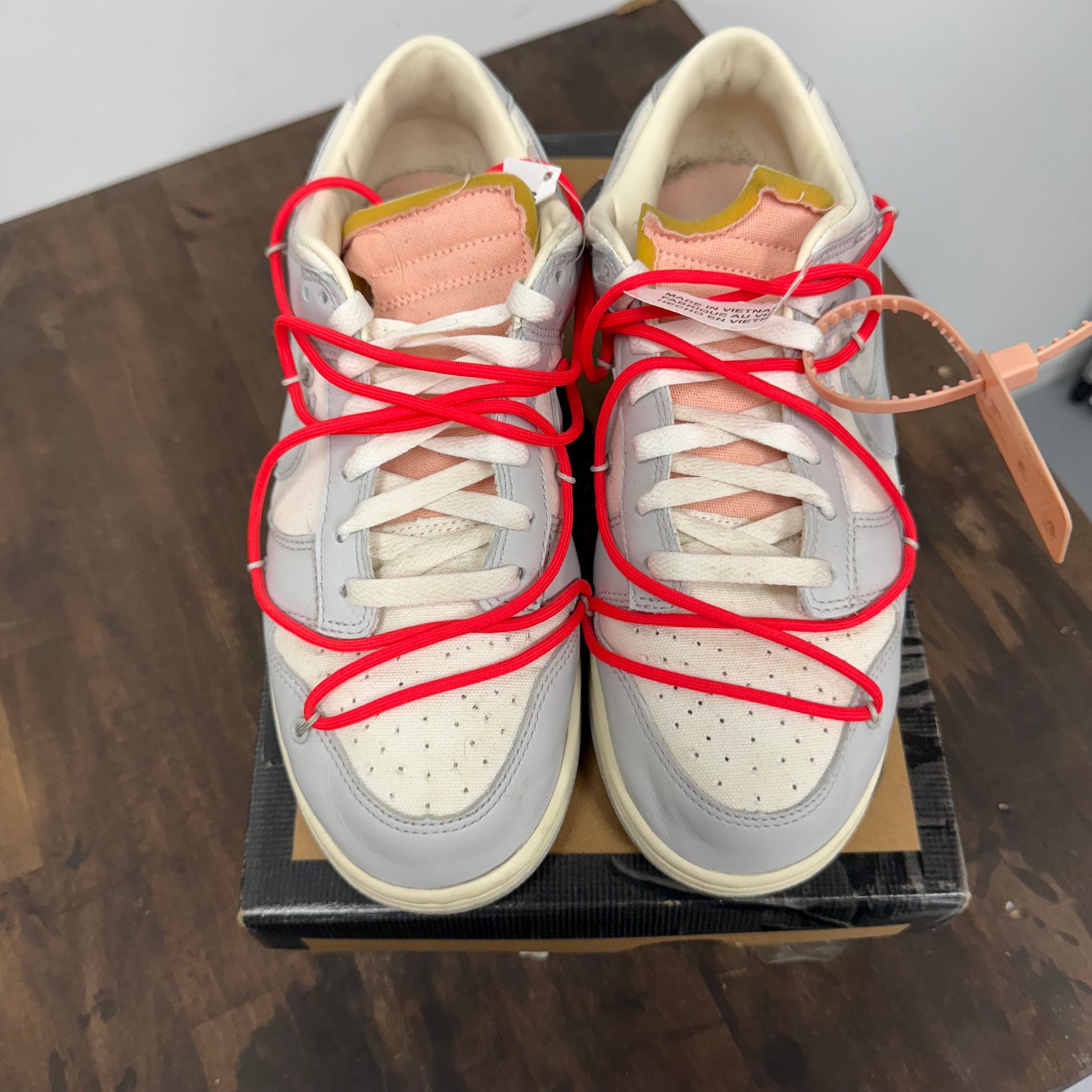 Lot 06 of 50 Off-White Dunk Low (USED)