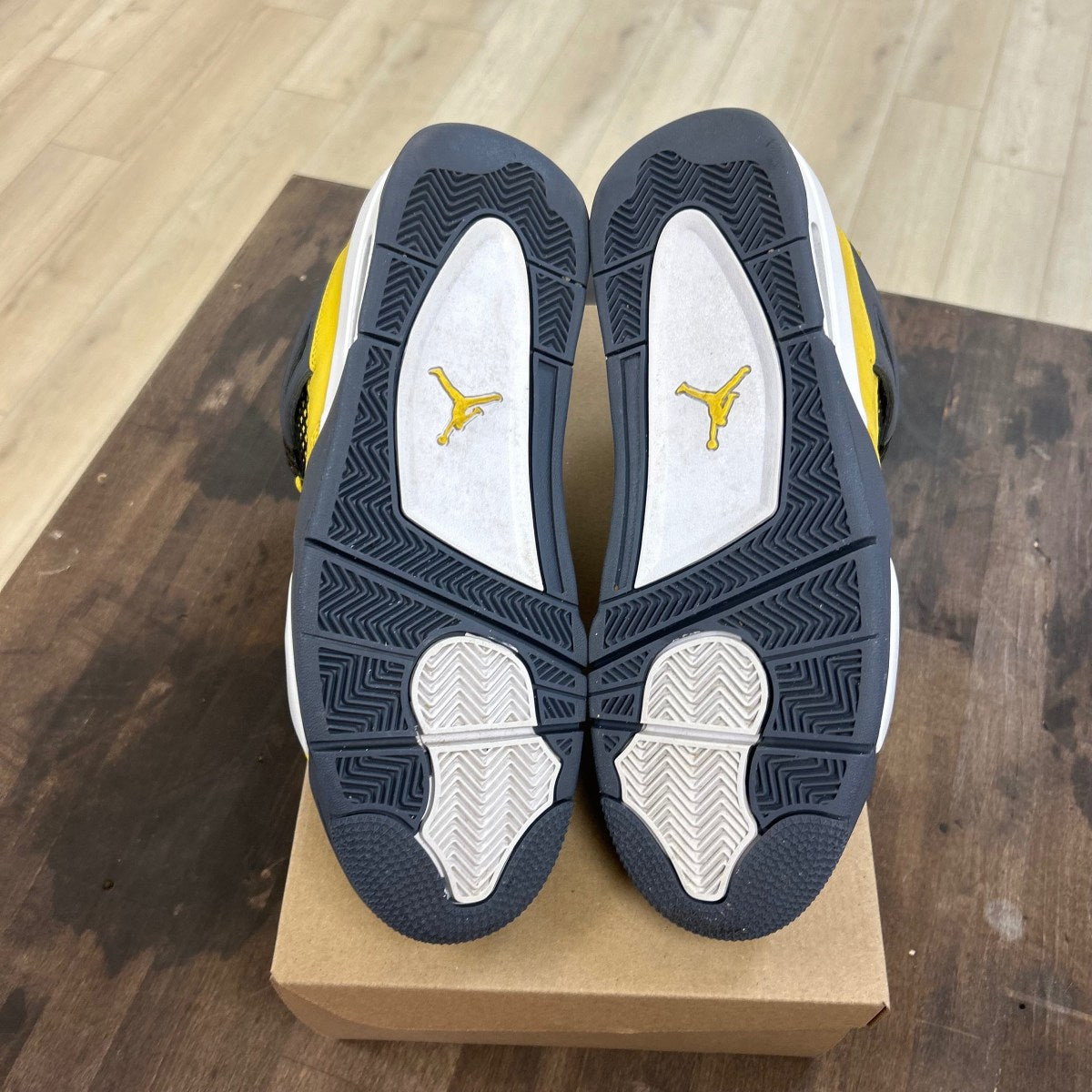 Jordan 4 Retro Lightning (2021) Size 11 (Pre-Owned) - Image 5