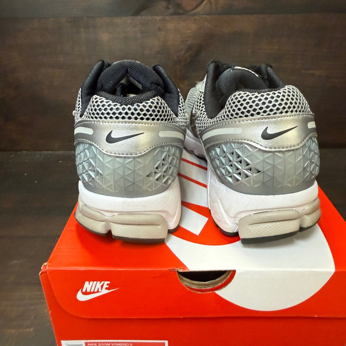 Nike Zoom Vomero 5 Metallic Silver College Grey Size 11 (Pre-Owned)