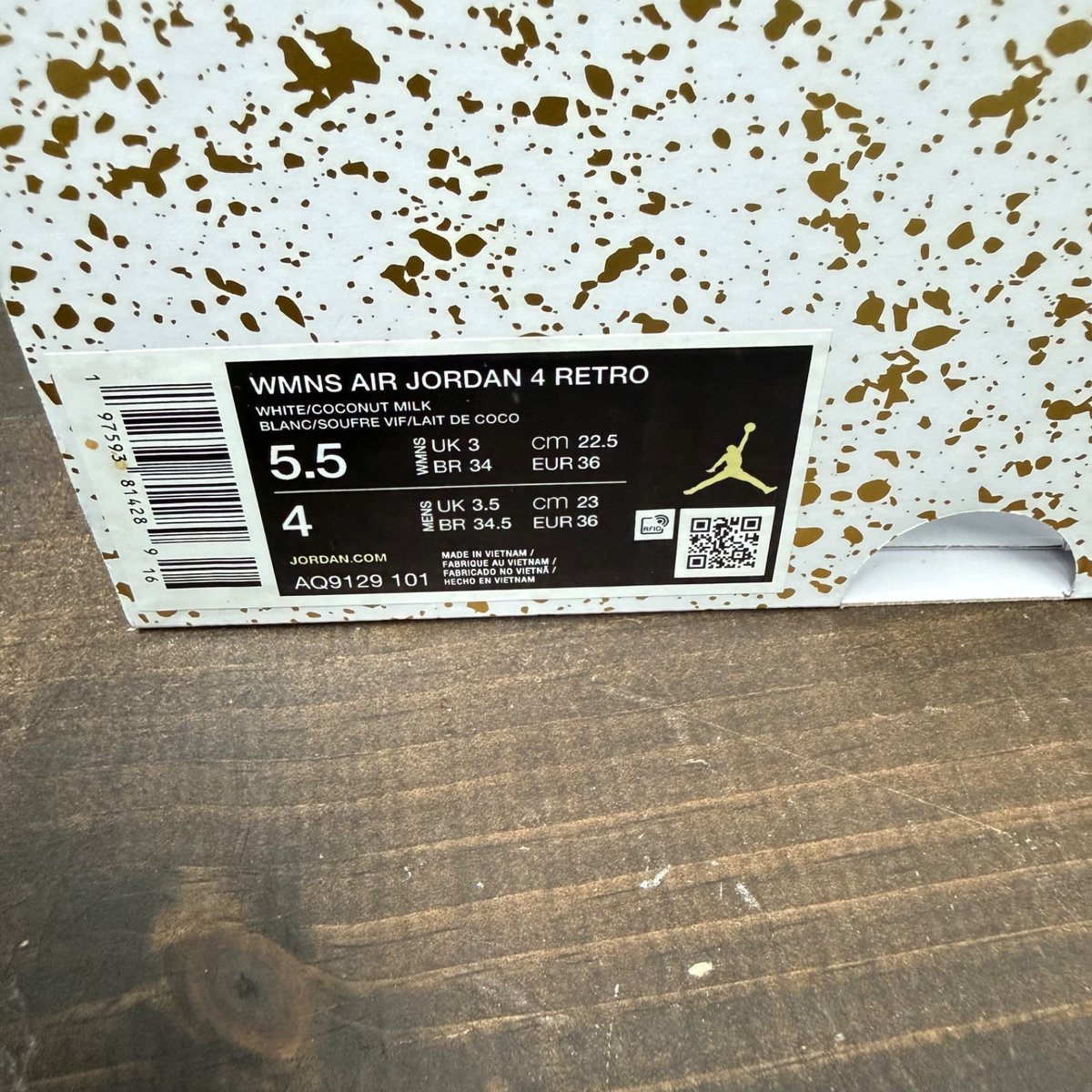 Jordan 4 Retro Vivid Sulfur (Women's) Size 5.5W - aux