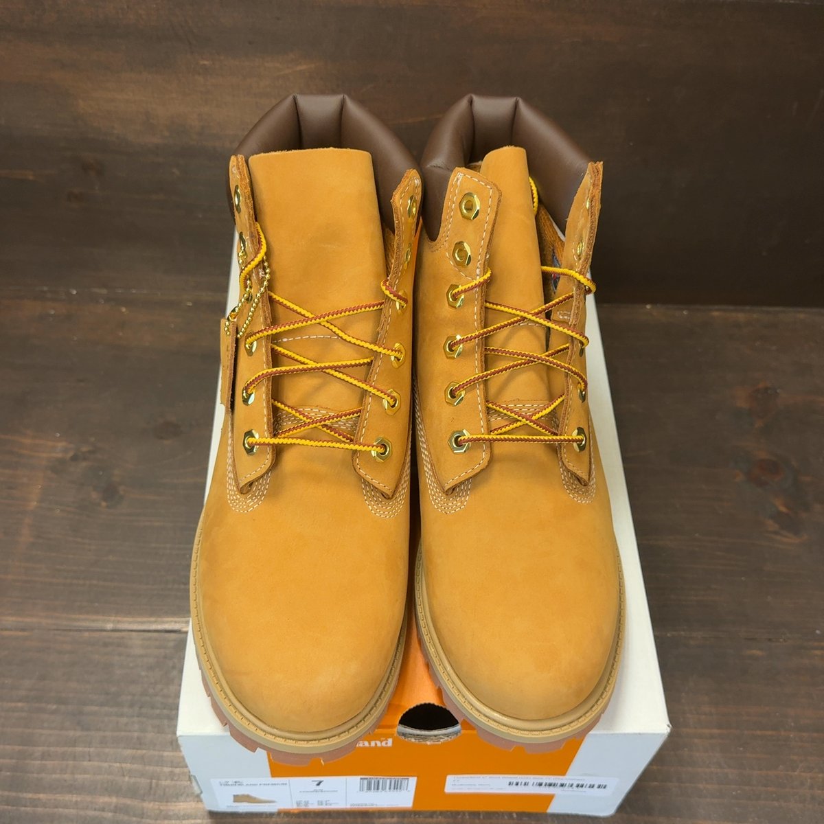 Timberland 6" Boot Wheat (GS) Size 7Y (Pre-Owned) - tag