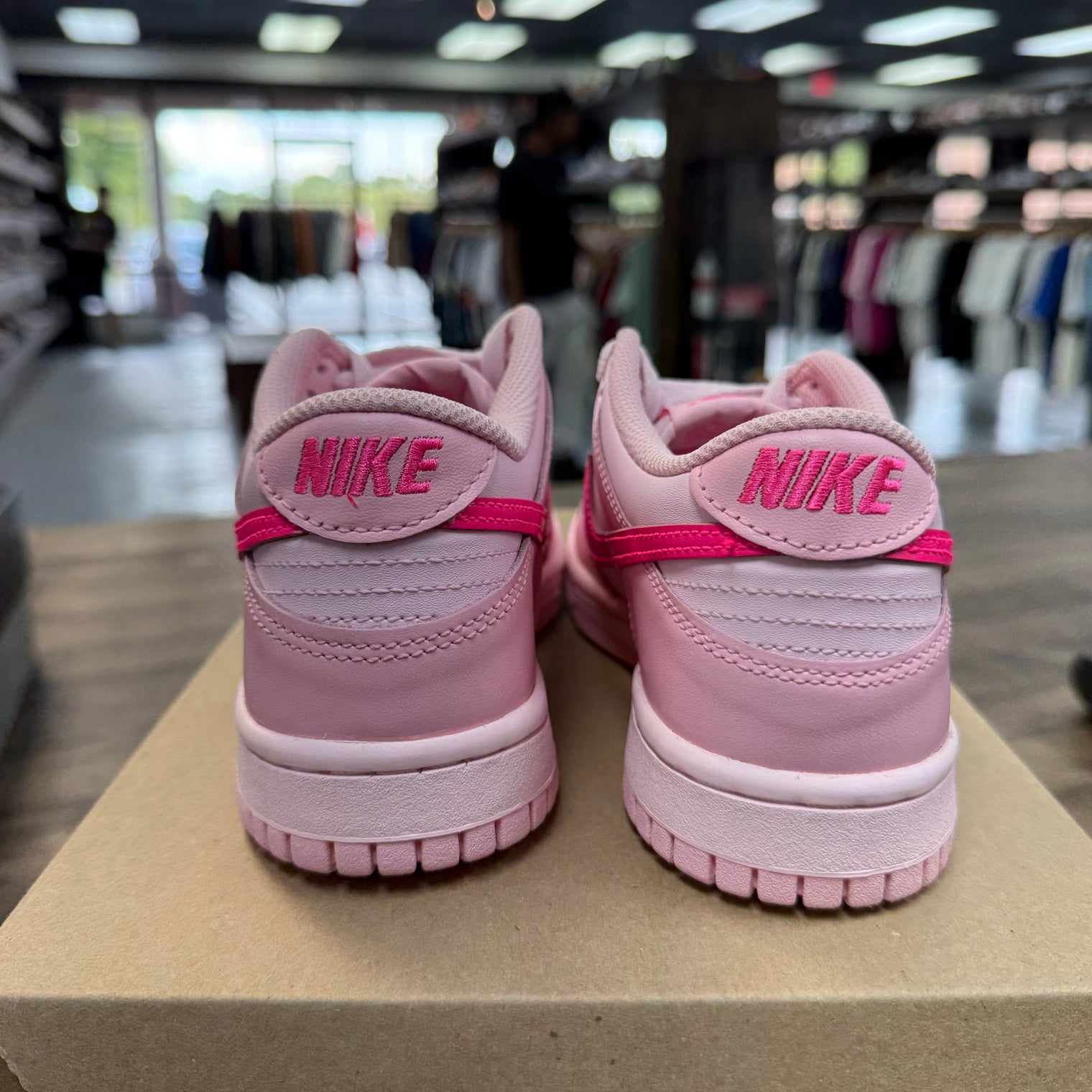 Triple Pink Dunk Low (GS) (USED,No Box)