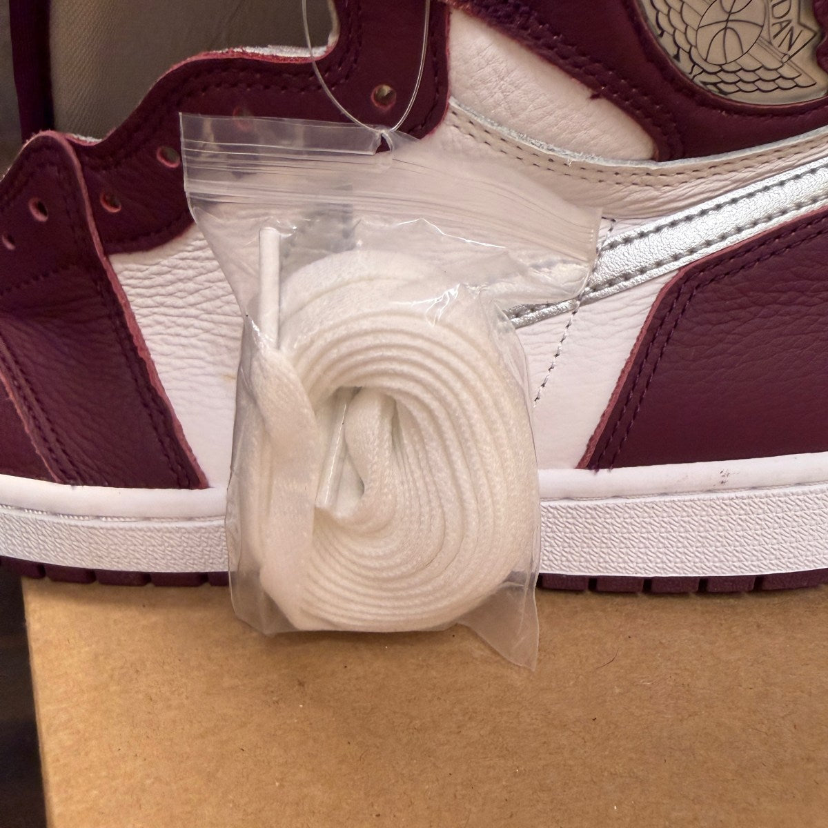 Jordan 1 Retro High OG Bordeaux Size 11 (Pre-Owned) - Image 6