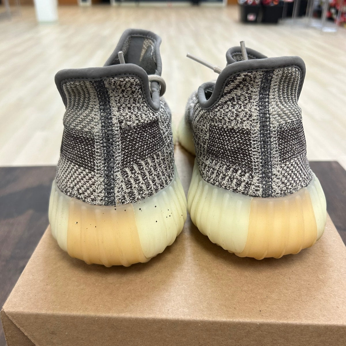 adidas Yeezy Boost 350 V2 Zyon Size 11 (Pre-Owned) - Image 4