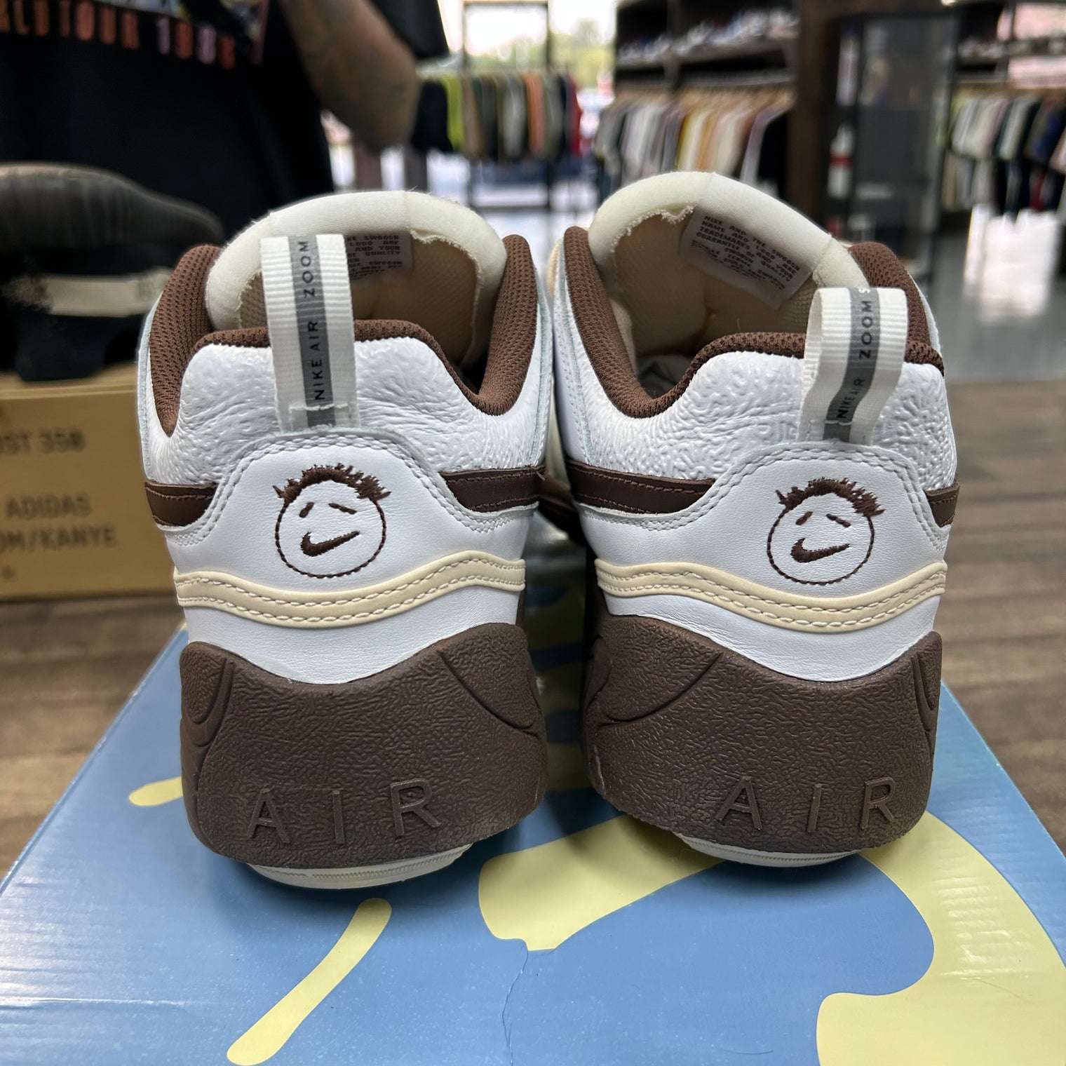 Light Chocolate Zoom Field Jaxx Travis Scott (USED)