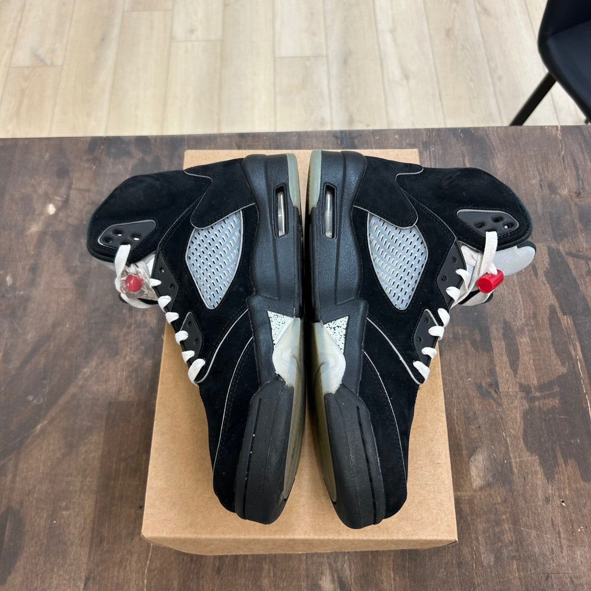 Jordan 5 Retro OG Black Metallic Reimagined Size 10 (Pre-Owned) - Image 3