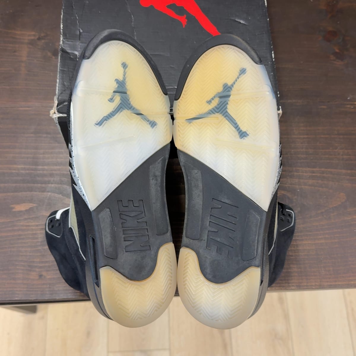 Jordan 5 Retro OG Black Metallic Reimagined Size 11.5 (Pre-Owned) - aux