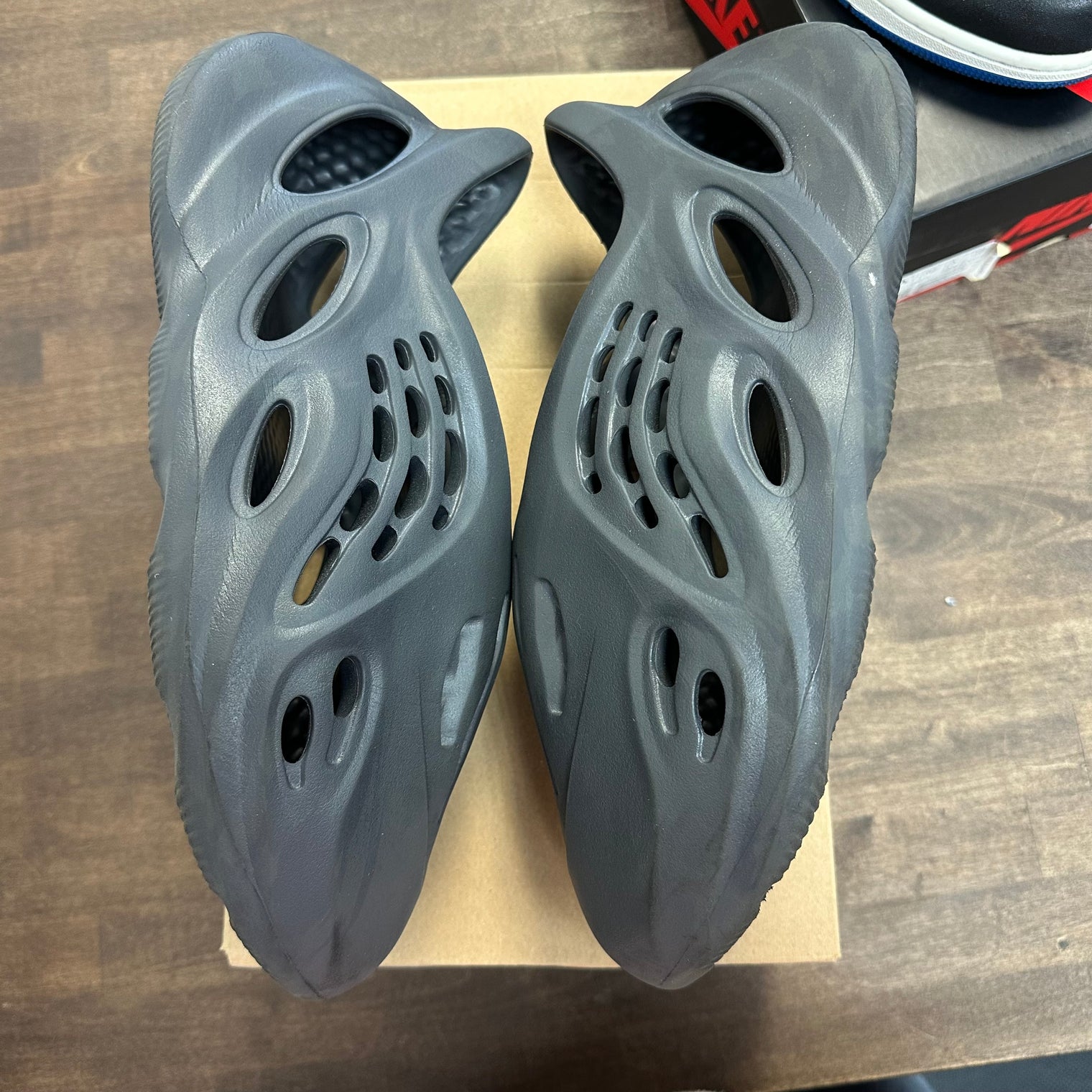 Onyx Yeezy Foam RNNR (USED)