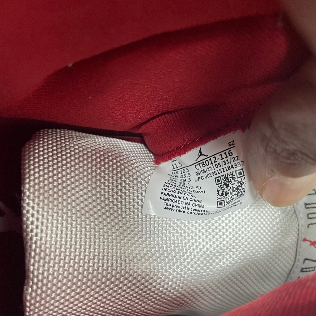 Jordan 11 Retro Cherry (2022) Size 11.5 (Pre-Owned) - aux