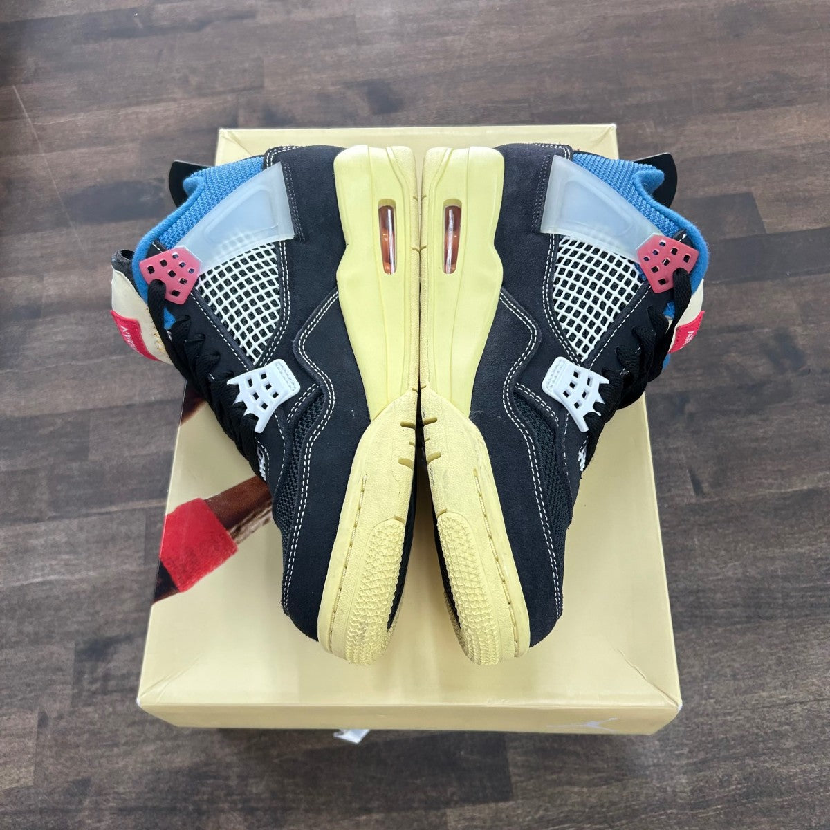 Jordan 4 Retro Union Off Noir Size 7 (Pre-Owned) - Image 3