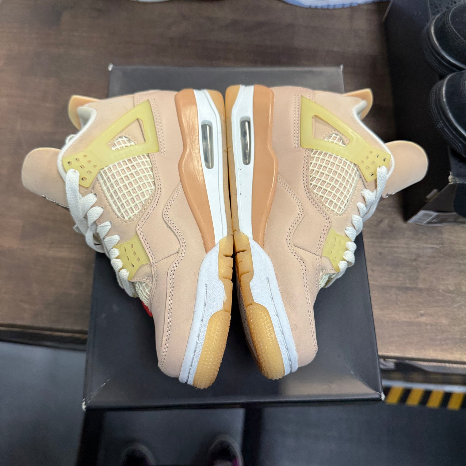 Shimmer Jordan 4 Retro (Women's) (USED,No Box)