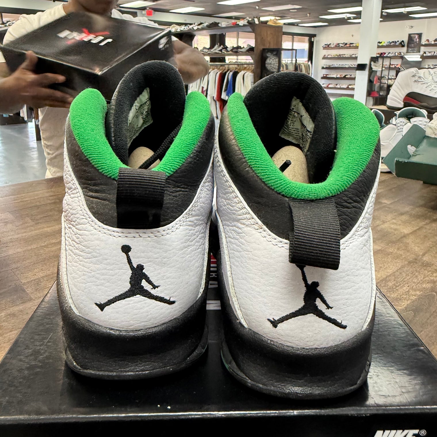 Seattle Jordan 10 Retro (USED)