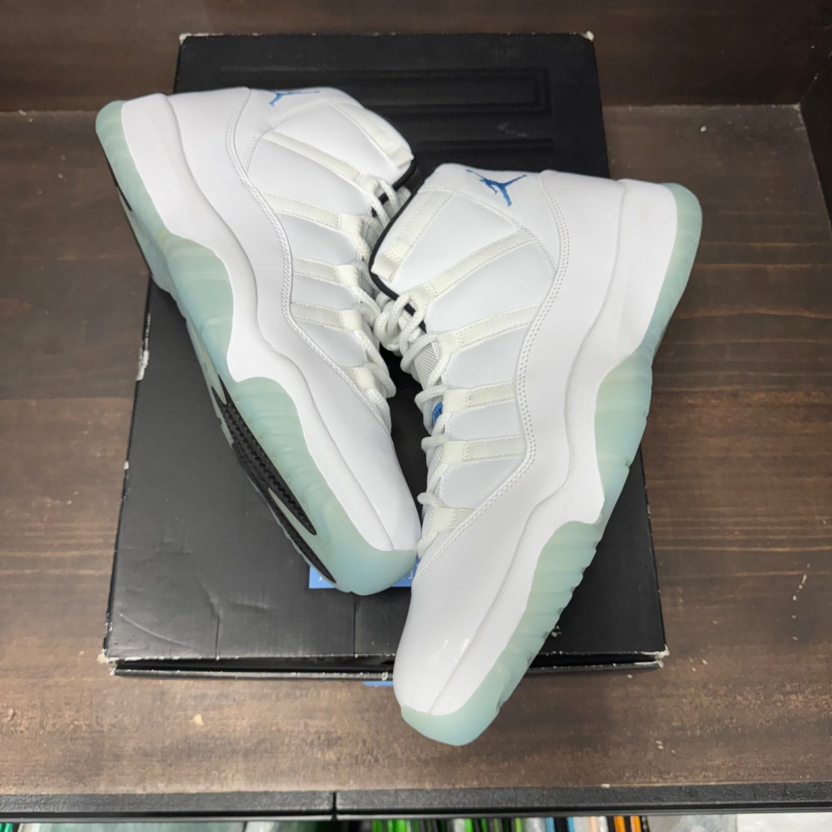 Jordan 11 Retro Legend Blue (2014) - Image 2