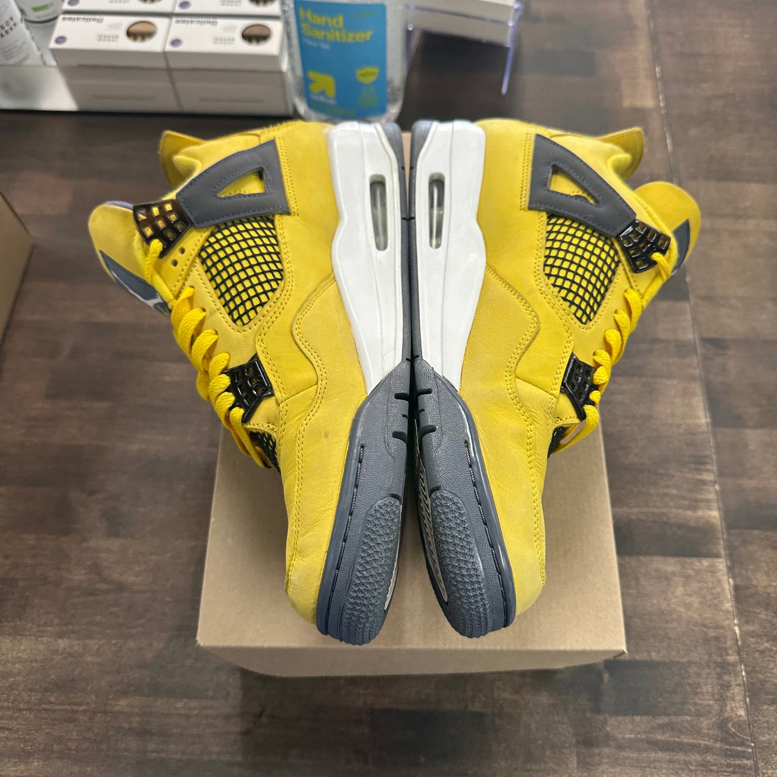 Lightning Jordan 4 Retro (USED, No Box)