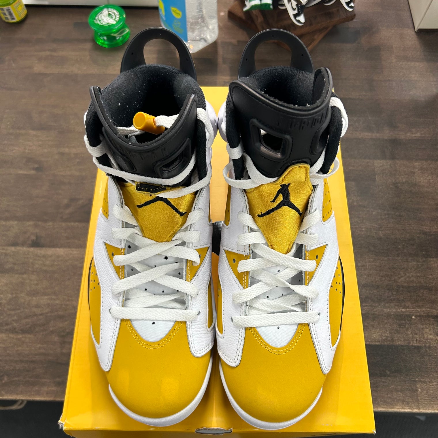 Ochre Jordan 6 Retro (USED)