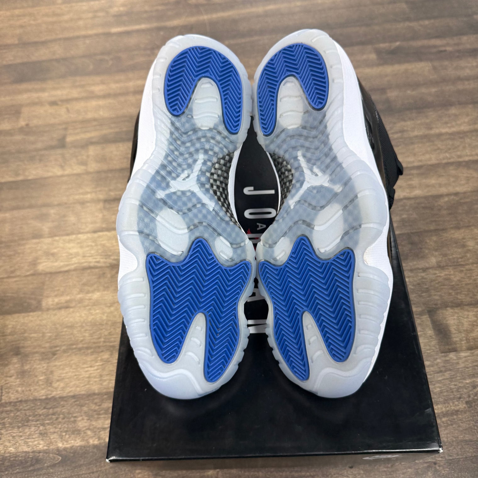 Space Jam Jordan 11 Low (USED)