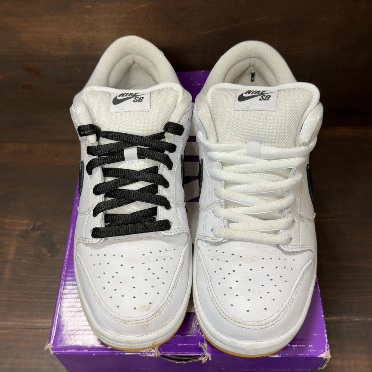 Nike SB Dunk Low Pro Black Gum Size 10 (Pre-Owned) - tag