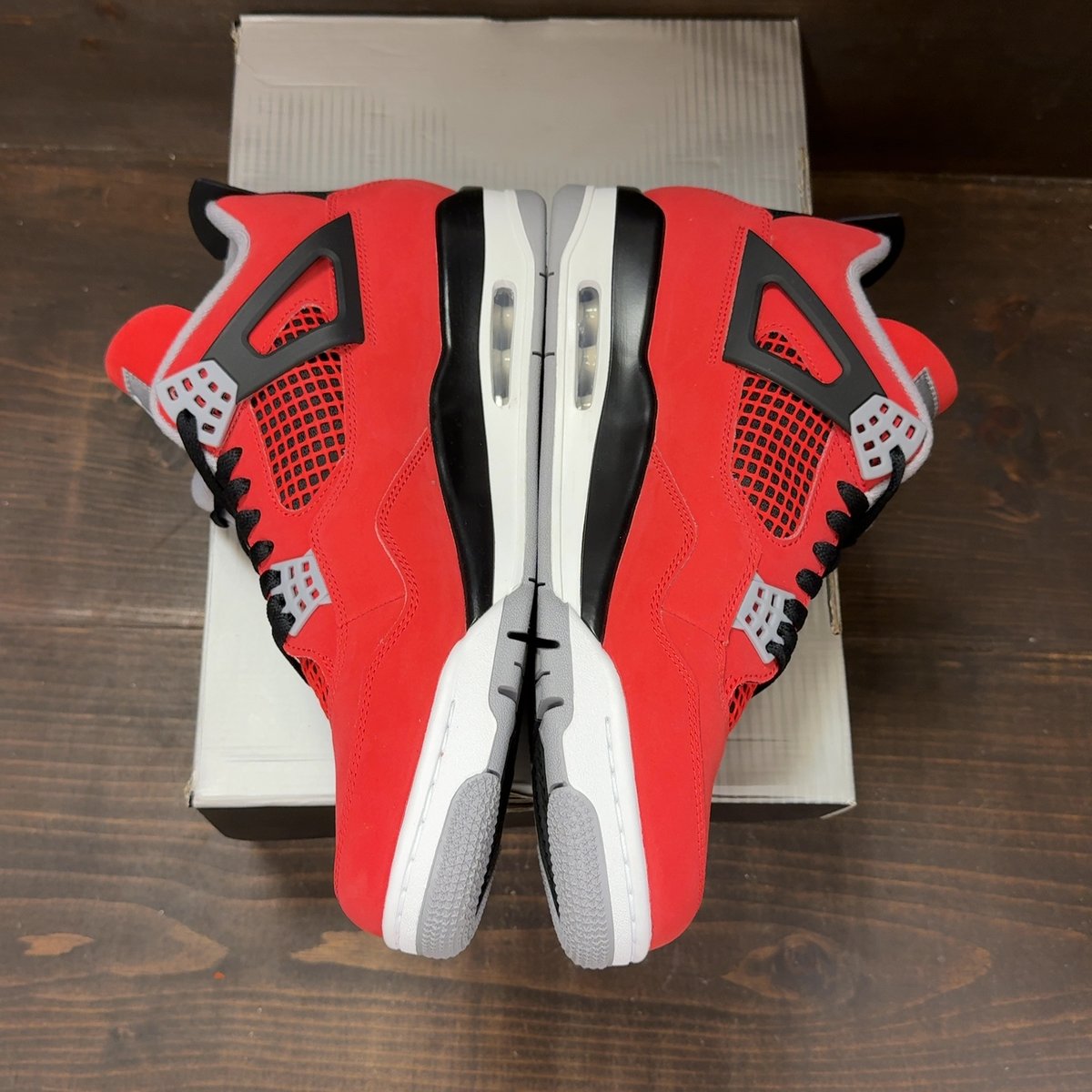 Jordan 4 Retro Toro Bravo (2026) Size 12 (Pre-Owned) - aux