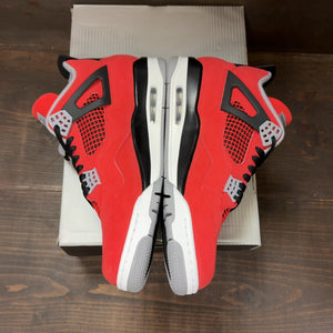 Jordan 4 Retro Toro Bravo (2026) Size 12 (Pre-Owned) - aux