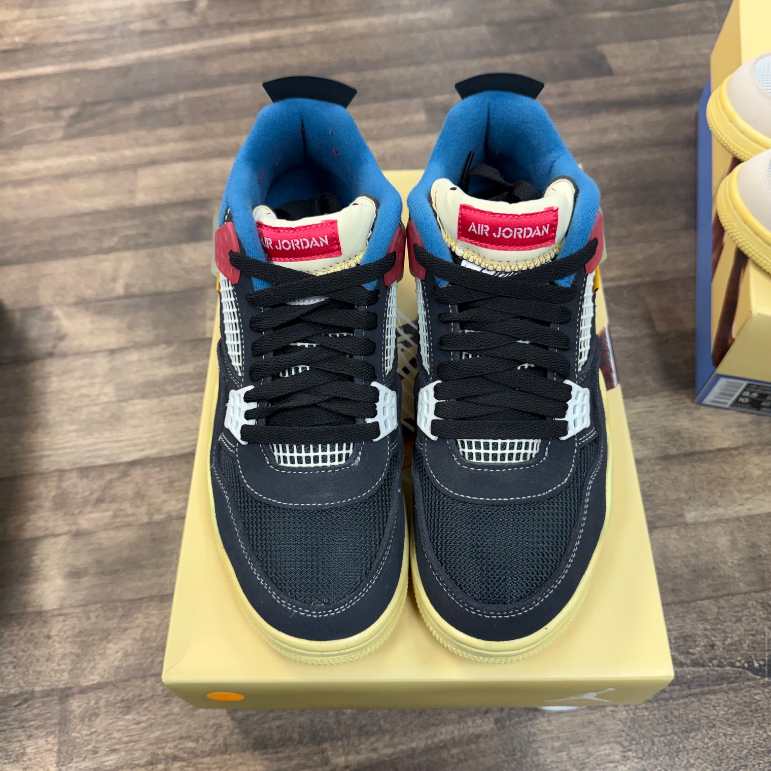 Jordan 4 Retro Union Off Noir (US 8.5) (USED)