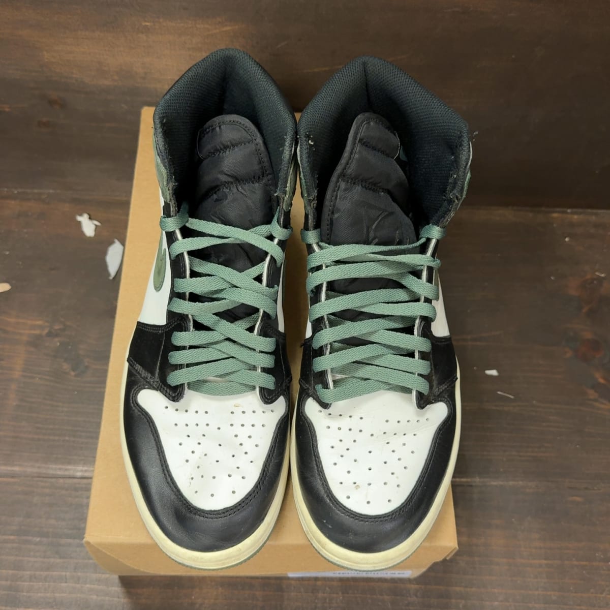 Jordan 1 Retro High Clay Green Size 10 (Pre-Owned) - tag