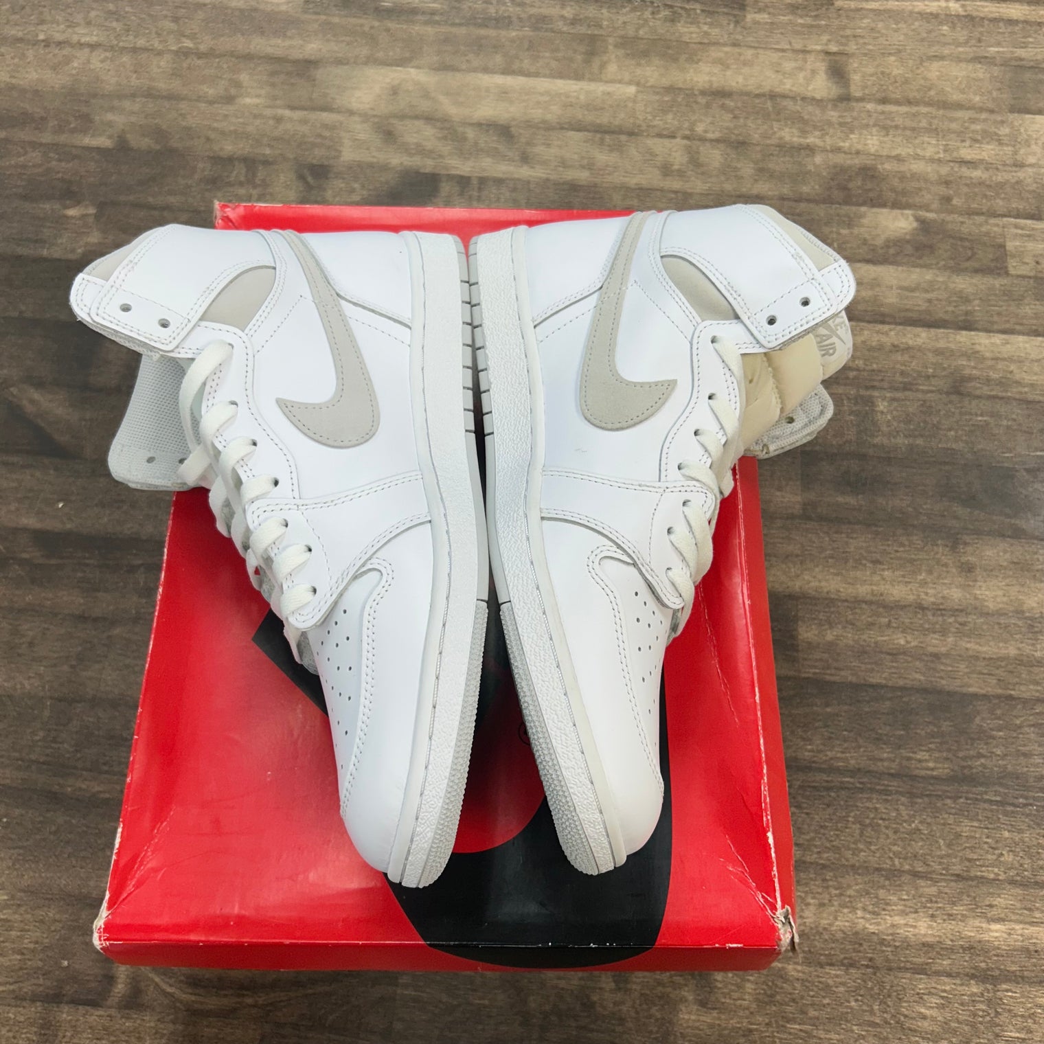 Neutral Grey Jordan 1 Retro High '85 (USED)