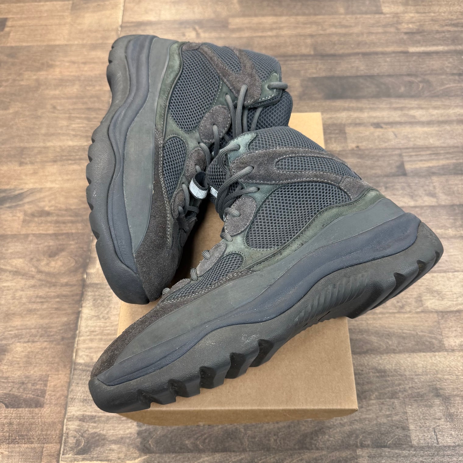Yeezy Suede Desert Moss Season 6 Graphite (USED, No Box)