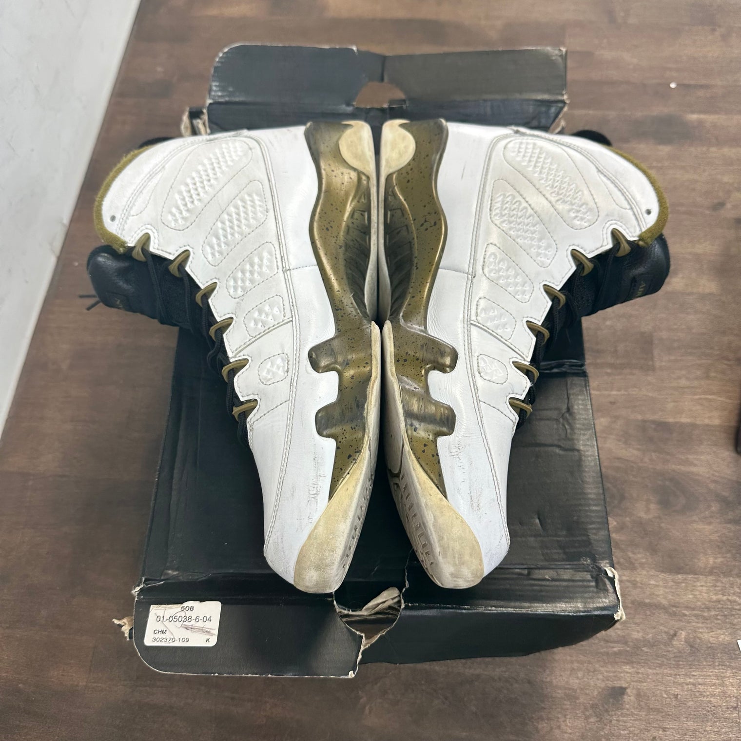 Statue Jordan 9 Retro (USED)