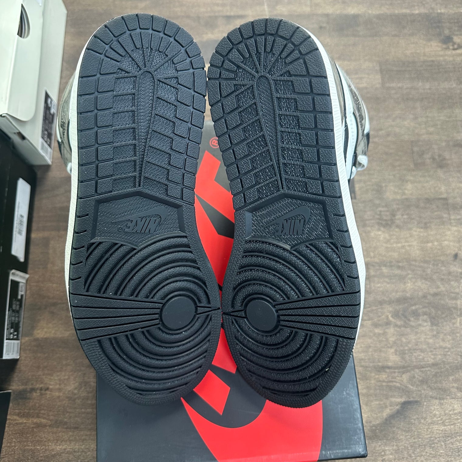 Dark Mocha Jordan 1 High (Used)