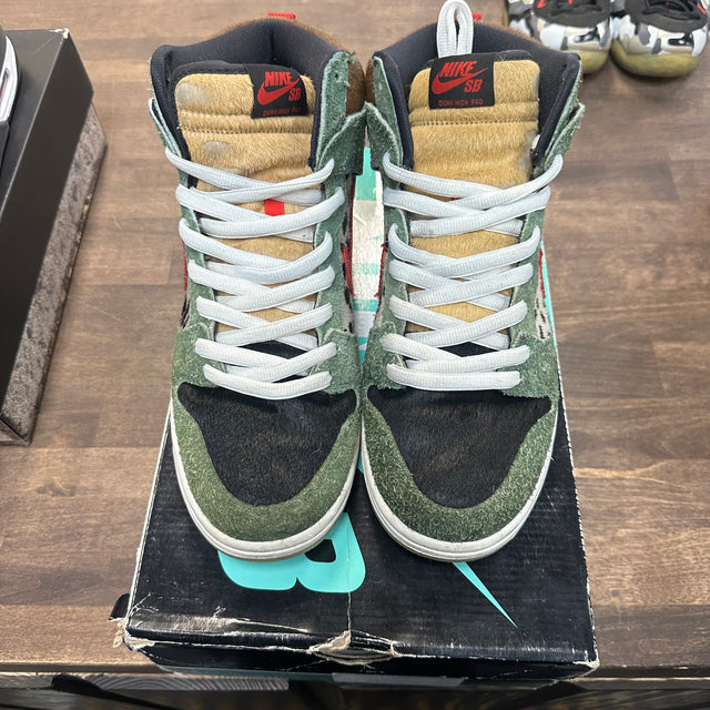 Dog Walker SB Dunk High (USED)