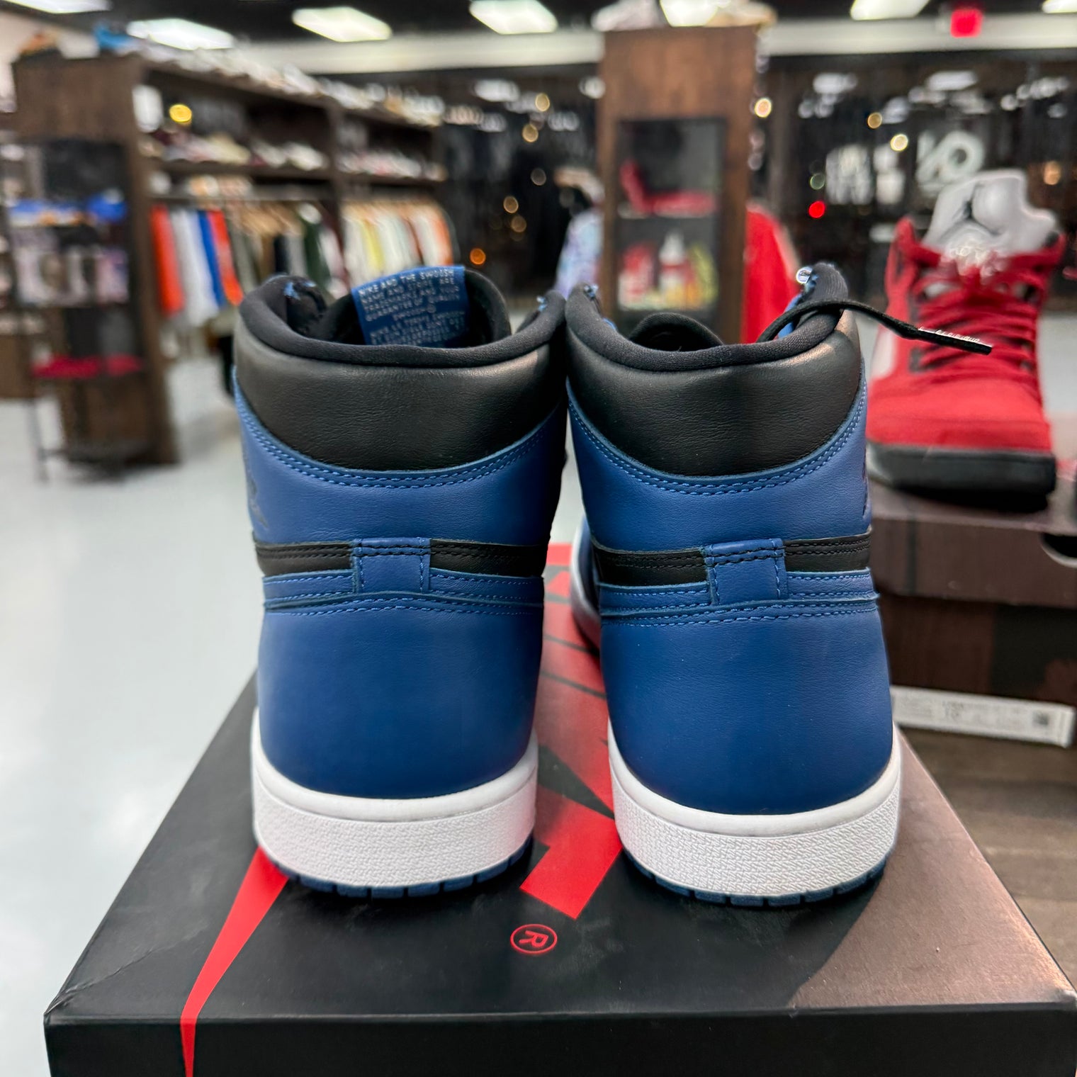 Dark Marina Blue Jordan 1 Retro High OG (USED)