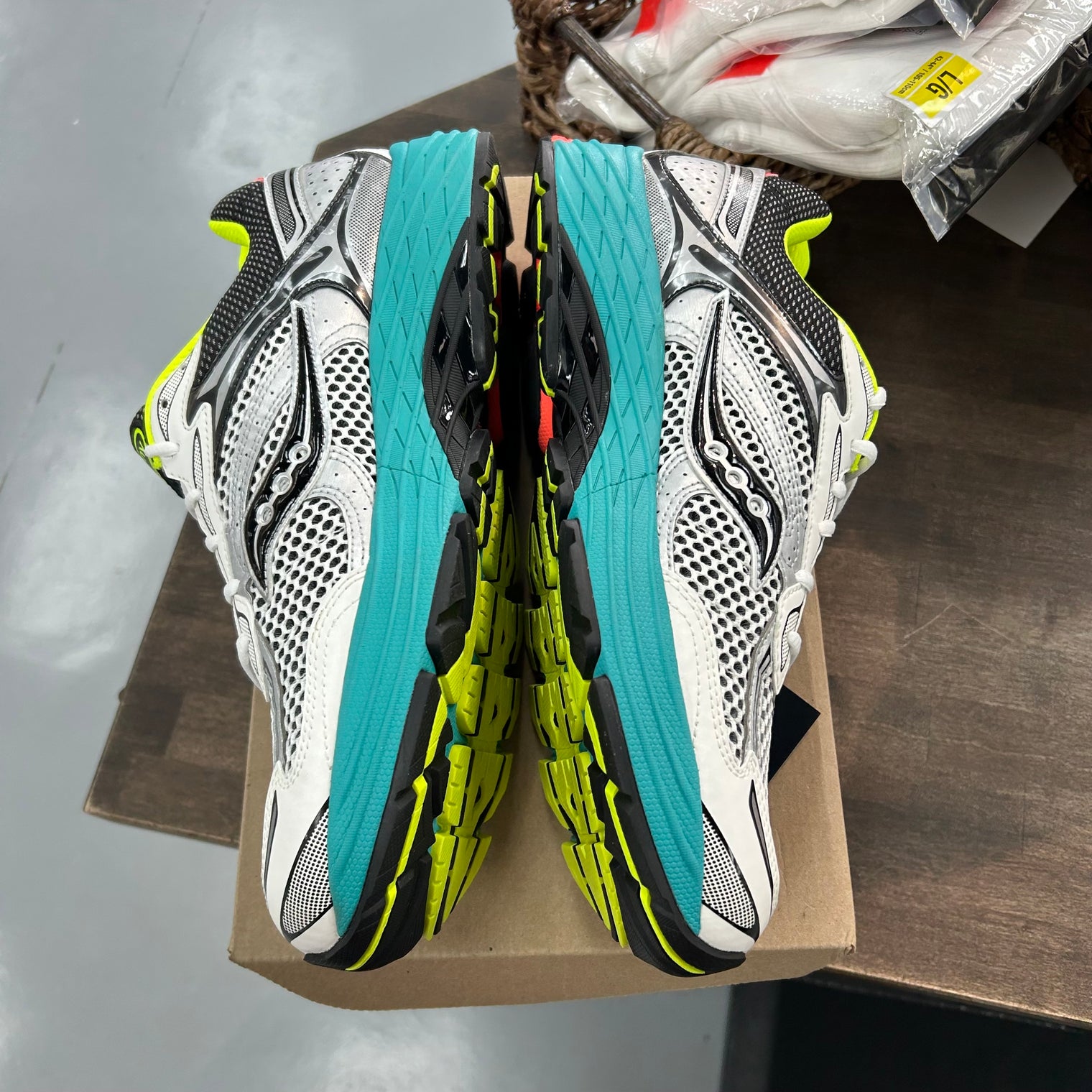 Silver Mutant Saucony ProGrid Omni 9 (USED, No Box)