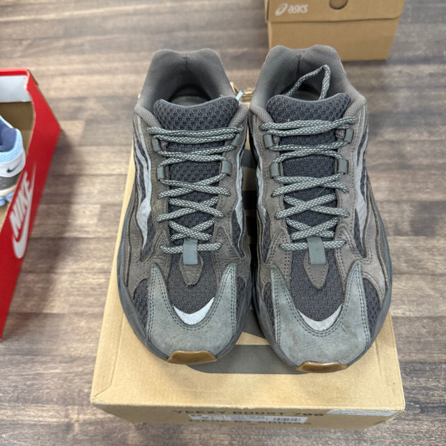 Geode Yeezy 700 V2 (USED)