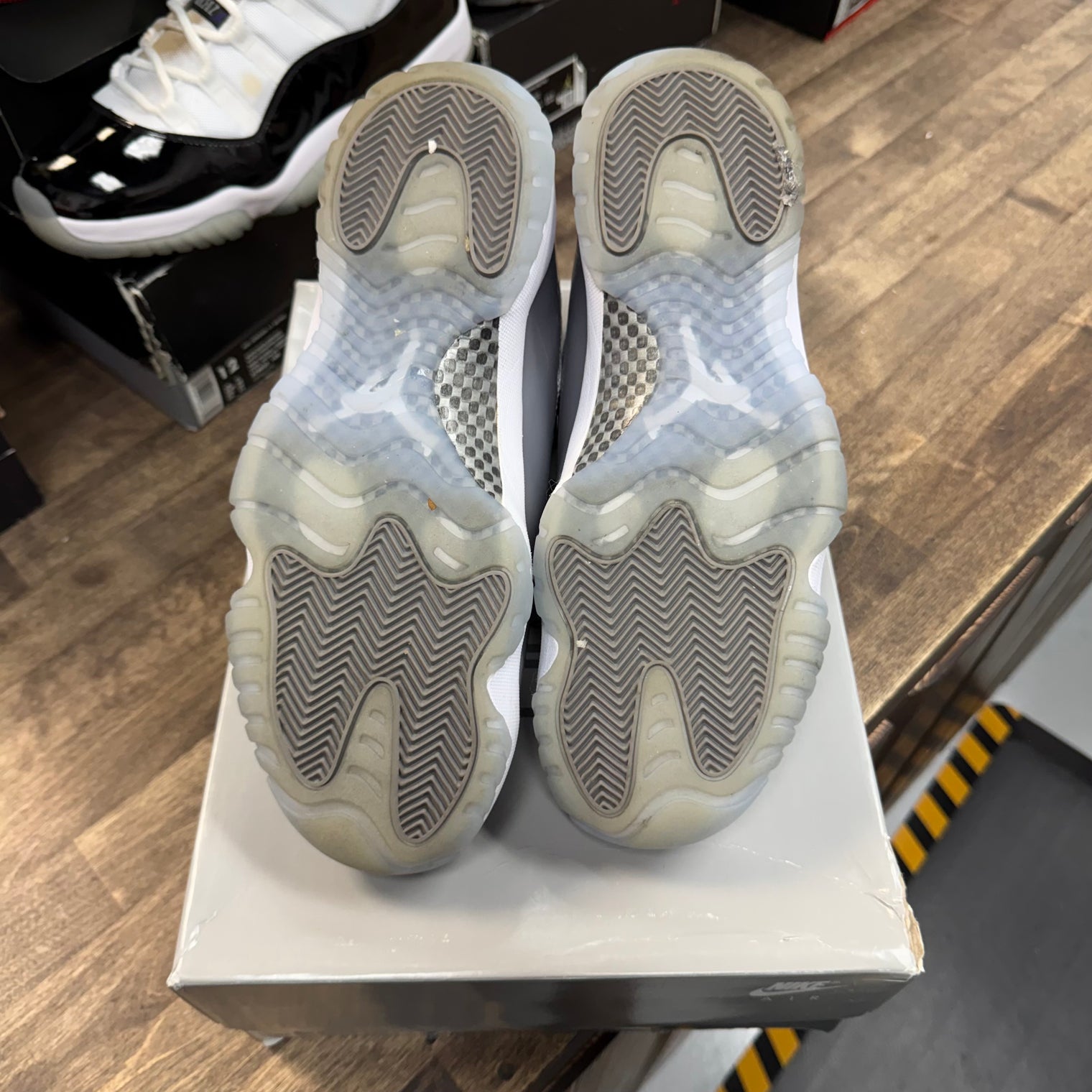 Cool Grey Jordan 11 Retro (2021) (USED)
