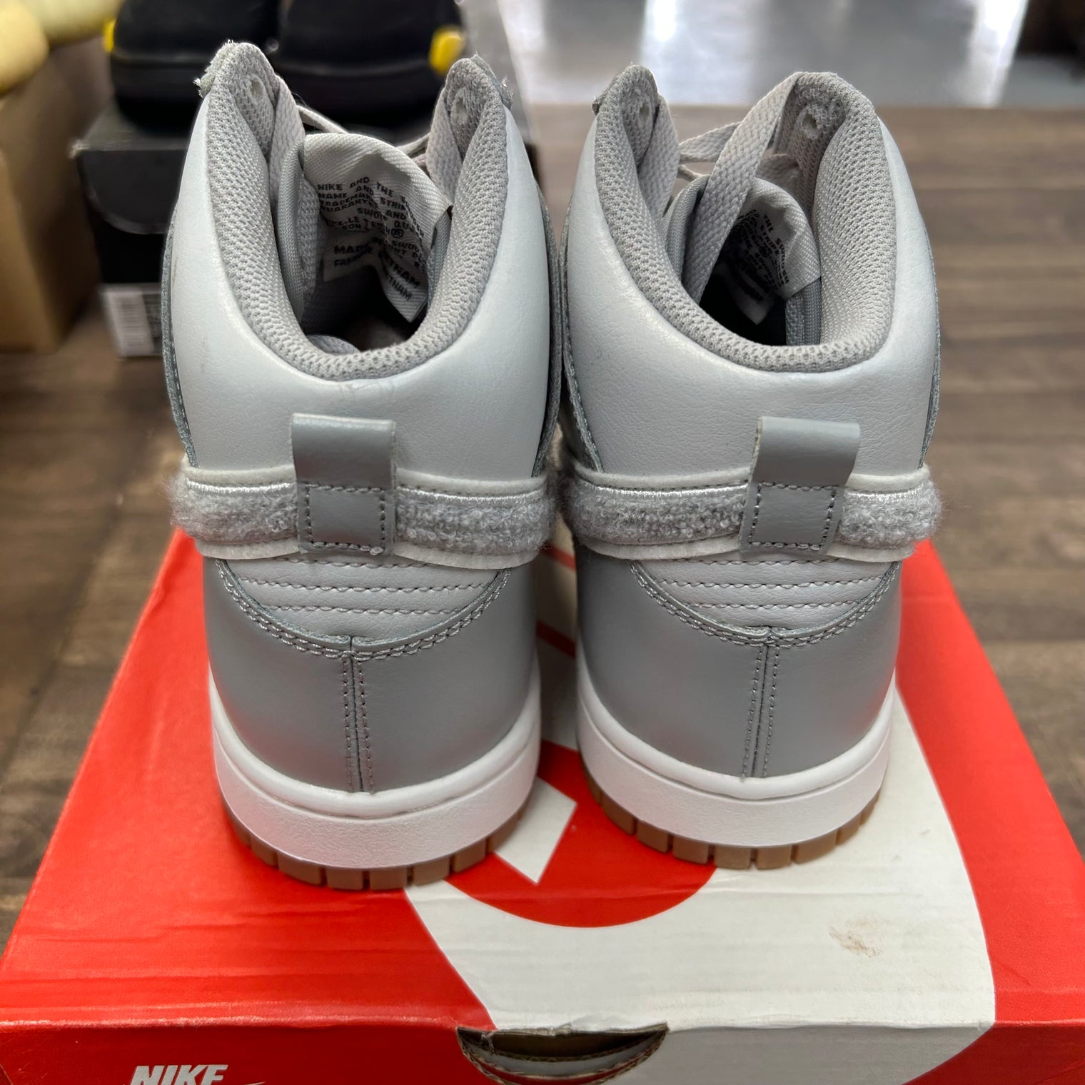 Chenille Swoosh Light Smoke Grey Dunk High University (USED)