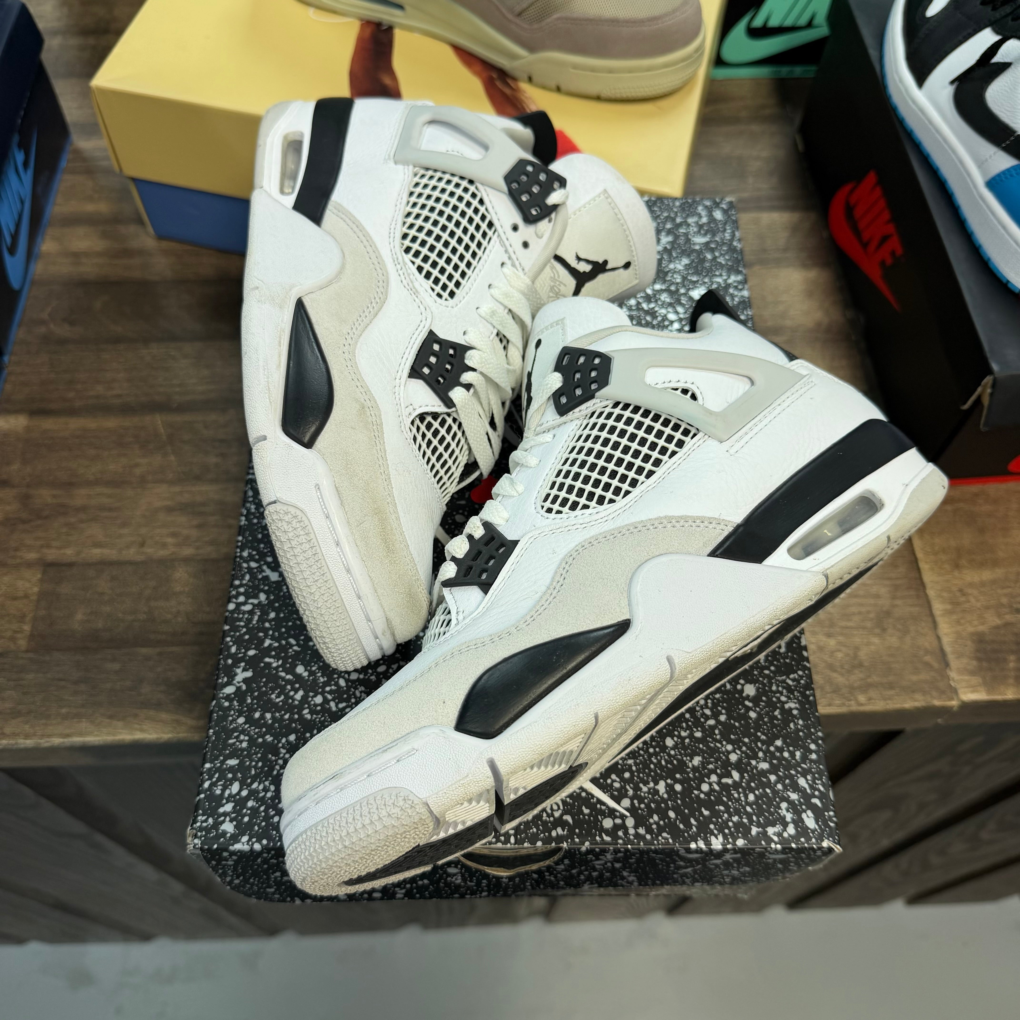 Jordan 4 Retro Military Black (US 8) (USED) Size 8 (Pre-Owned) - Image 1