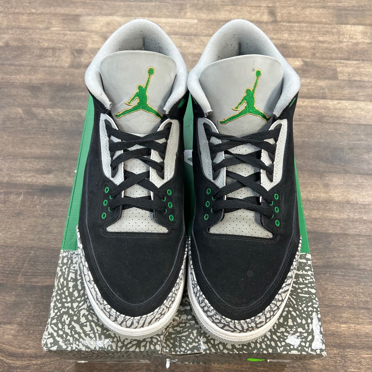 Pine Green Jordan 3 Retro (USED)