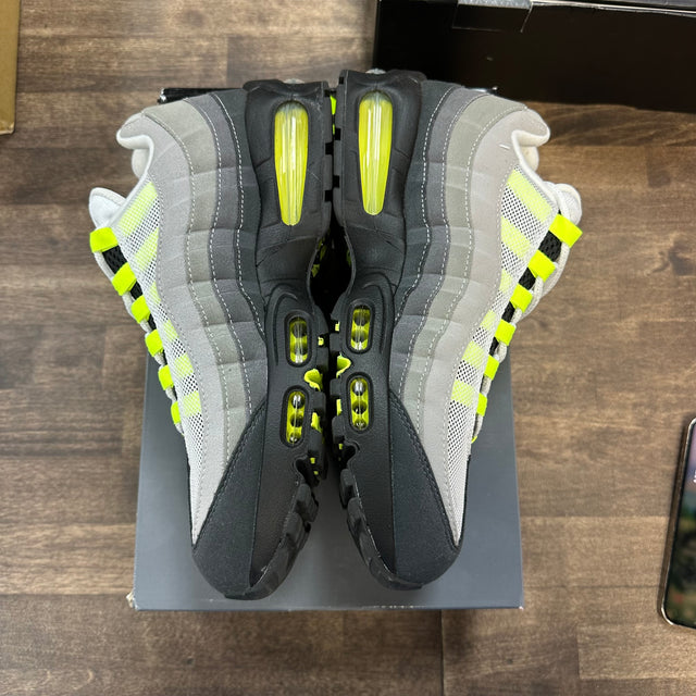 Big Bubble Neon Air Max 95 OG (USED)