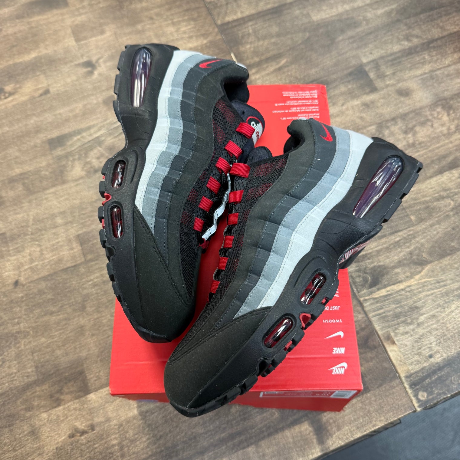 Big Bubble Liverpool F.C. Air Max 95 OG (USED, No Lid)