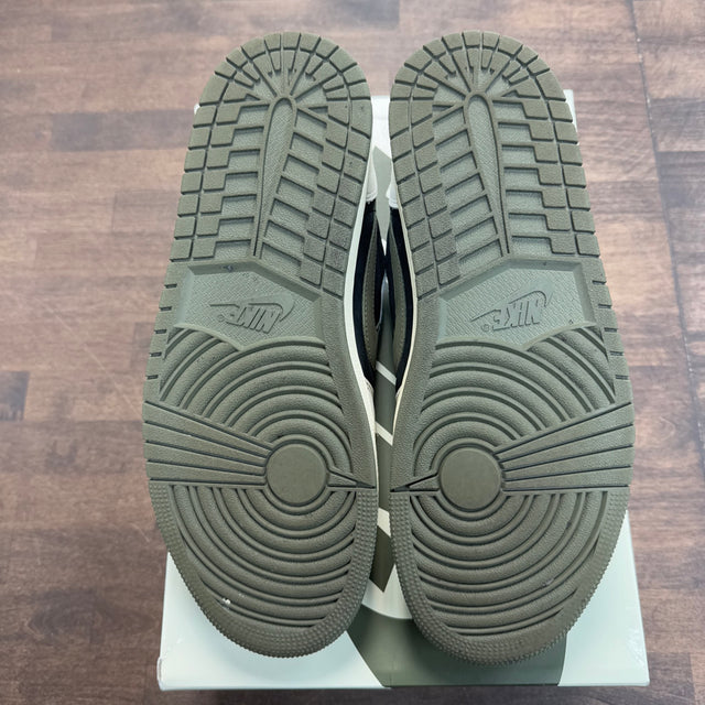 (W) Medium Olive Jordan 1 Low OG Travis Scott (USED)