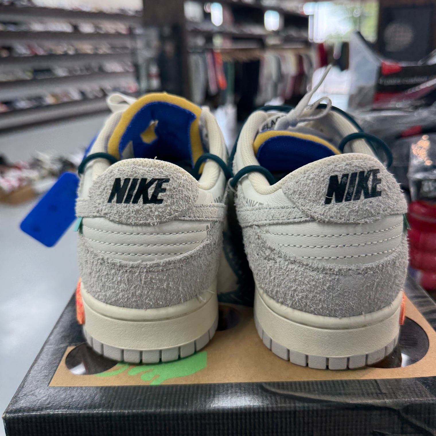 Off-White x Nike Dunk Low Lot 16 of 50 (Lightly Worn)