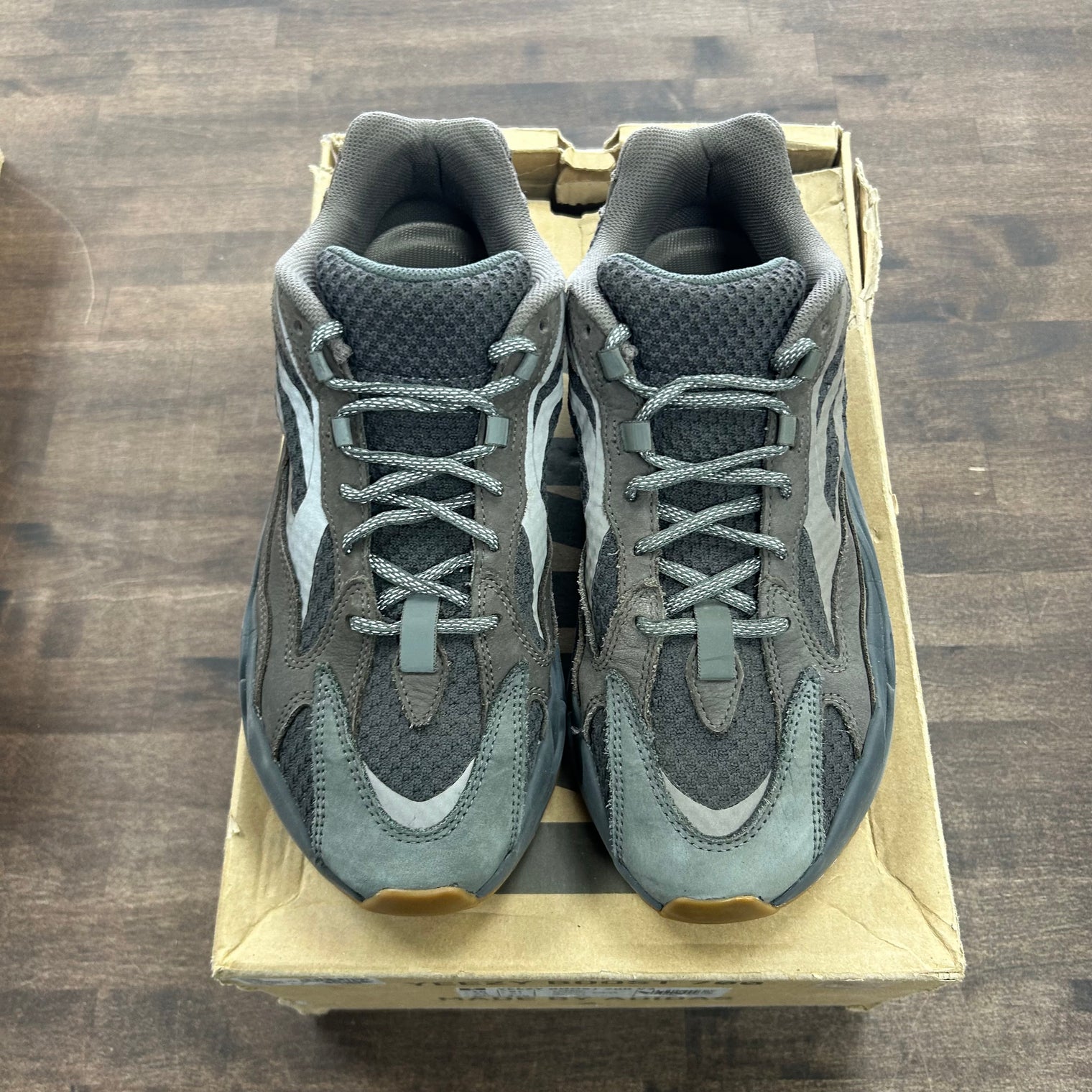 adidas Yeezy Boost 700 V2 Geode (US 10) (USED)