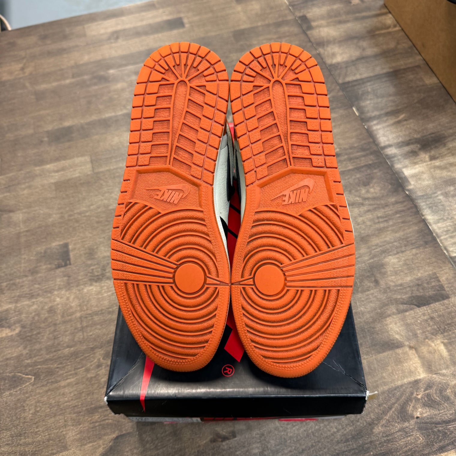 Shattered Backboard Jordan 1 High (USED)