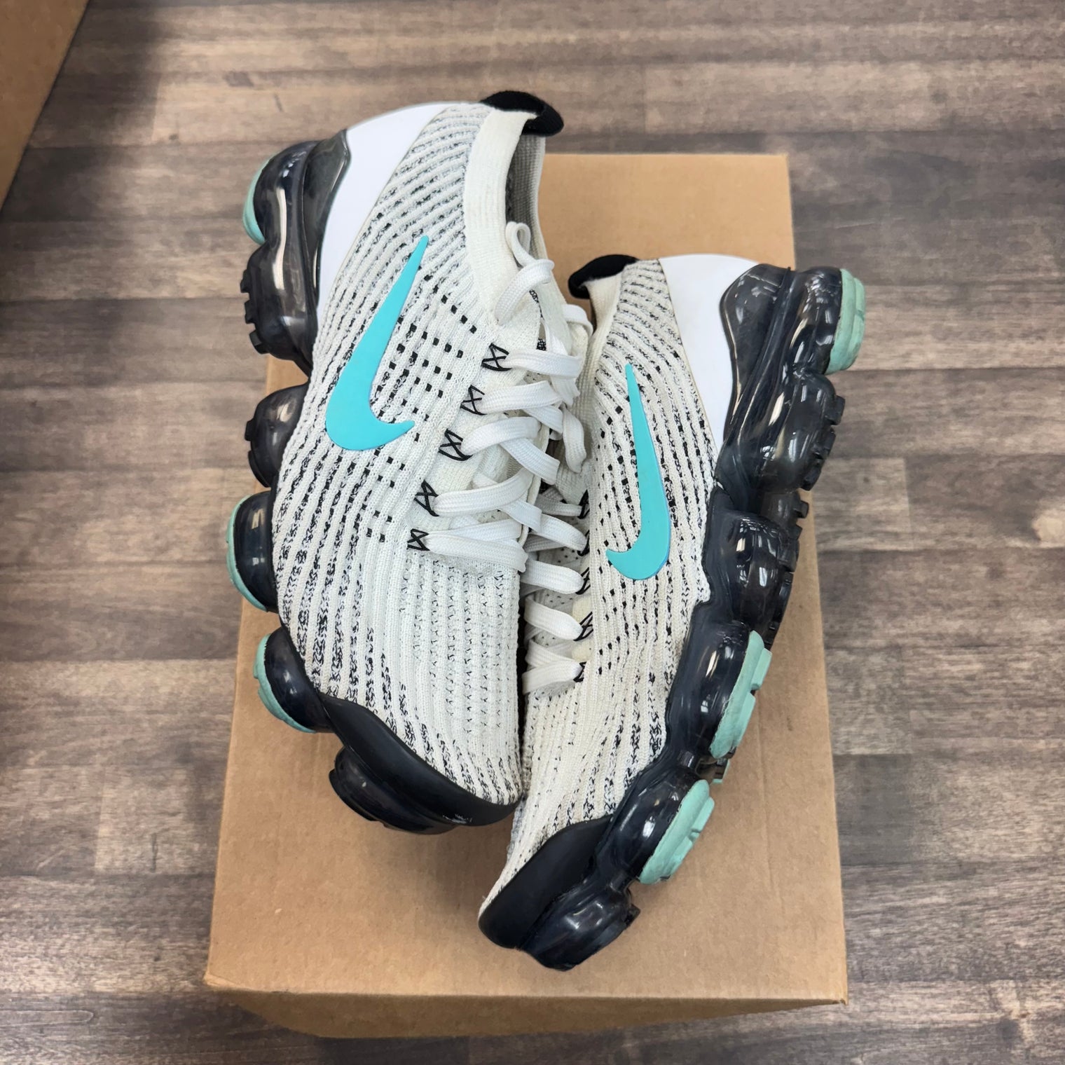 White Black Aurora Air VaporMax Flyknit 3 (USED, No Box)